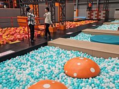 -极限PLAY运动娱乐新世界·团建派对潮玩休闲馆·室内蹦极高空游乐园