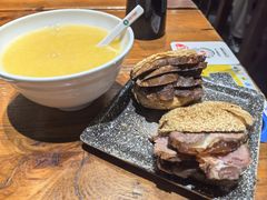 -老天桥酱肉烧饼夹肘子(天桥店)