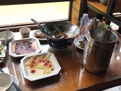 -临江餐馆二楼美食部落