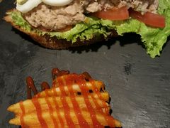 -HIGH FIVE哈福手工汉堡(桂林路店)