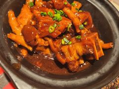 猪蹄凤爪煲-恭喜上堓砂锅焗·海鲜大排档(闵行龙湖店)