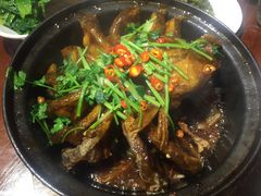 铁锅浇汁鱼-谢虢彬名厨私房菜
