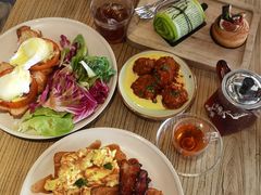 -Common Table · Brunch & Coffee