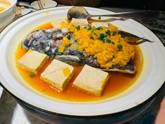 臭豆腐黄金鱼头-寻宝记绍兴菜(状元店)