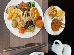 -大中华希尔顿酒店-念自助餐·嗨啤·小龙虾