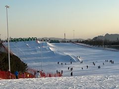 -华彬猛犸滑雪场