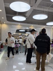 -虫二·专注健康烫染沙龙