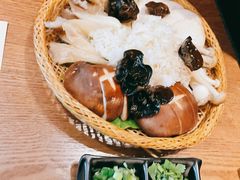 菌菇拼盘-盡膳口福跷脚牛肉火锅(北美新天地店)