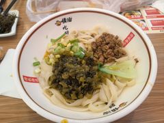 -顺溜·手工刀削面·黑金店(铜锣湾店)