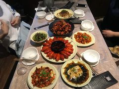 -巴厘龙虾·榜首油焖大虾(音乐学院·沿江酒馆店)