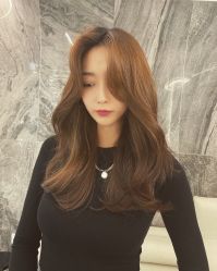 -MODEL'S HAIR