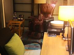 -喜鹊愉家酒店(郑州曼哈顿博览中心地铁站店)