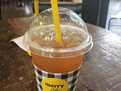 -莓园冰淇淋店