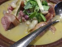 -帅巴人舅母子腊蹄民俗村
