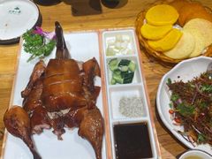 -老滇山寨•云南特色菜•地方菜•民族风情歌舞表演(金碧店)