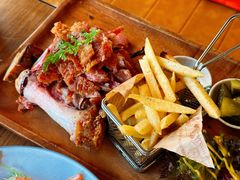 德国风味慢烤脆皮猪肘-MARU玛露音乐餐厅(大学路店)