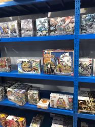 -逝水玩具折扣店