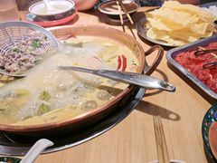 -洱火云南酸菜牛肉火锅(石景山当代商城店)