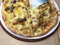 鲜香菌菇鸡腿肉比萨-必胜客(唐延店)