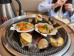 -围炉肉舍•炭烤活鳗•丹东海鲜烤肉(步行街店)