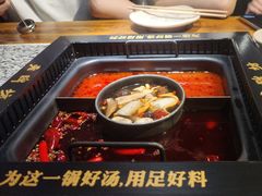 -老牌坊云南鱼豆花火锅(哈西万达店)