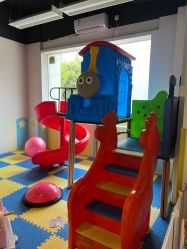 -欢乐悠游婴儿游泳(金碧花园店)