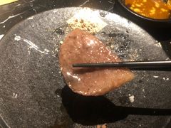 -山川小町·极番烧肉(新地假日广场店)