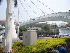 连接白城校门和白城沙滩的大桥-白城沙滩