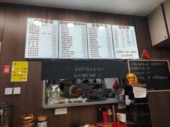 -何太太馄饨面铺(大浒东苑店)