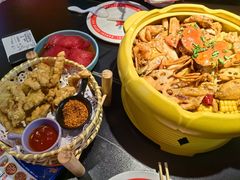 -多嘴超级肉蟹煲(杉杉国潮主题店)