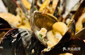Mussel Cream with Mint Sauce