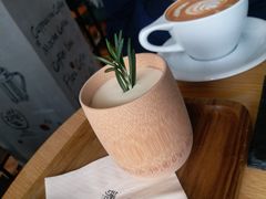 -ZING COFFEE 镜咖啡