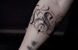 -苏针艺纹身·穿孔饰品