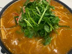 招牌炸酱小锅米线-肥汁米蘭香港米线(长宁来福士店)