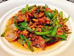 -阿瓦山寨·湘菜现炒·剁椒鱼头王(咸阳总店)