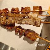招牌蜜汁烤鱼腩和五花肉烧烤很绝！