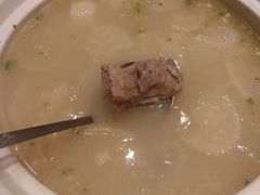 咸猪骨煲白萝卜/例-新希望诺富特酒店-青岛湾中餐厅