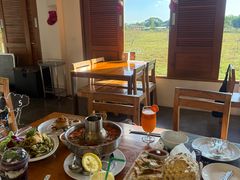 -Chom Cafe and Restaurant