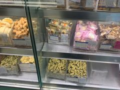 面包甜点陈列柜-哈氏上海哈尔滨食品厂(汇联商厦天钥桥路店)