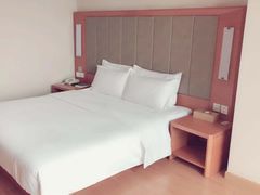 -全季酒店(重庆李子坝牛角沱地铁站店)