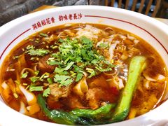 招牌红烧牛肉米粉-呷佬·长沙手工米粉(金沙江路店)