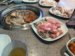 -金滏山烤肉·海鲜·火锅自助餐厅(襄阳万达店)