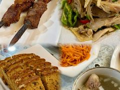 -汗腾格里·风味餐厅(新疆驻京办店)
