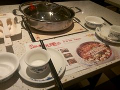 餐具摆设-黄记煌三汁焖锅(广州曜一城店)