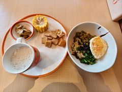 -桔子酒店(上海西藏北路地铁站店)