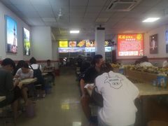 大堂-凤张螺蛳粉·爽口粉(跃进路总店)