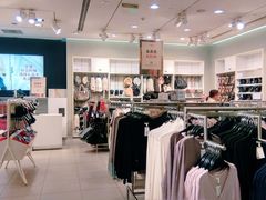 -H&M(鹏欣水游城店)