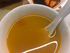 番茄玉米煲龙骨-汤城小厨•粤菜•靓汤(苏州街店)