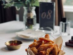 香酥嫩鸡拼黑松露梅子薯条-哈布斯扒房(华发商都店)