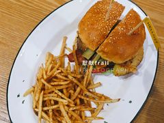 -HELLO 27 意面·沙拉·帕尼尼